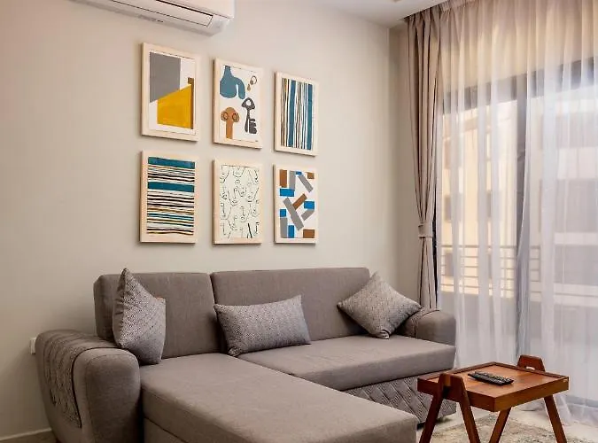 Travelholic Residence Golden Gates Kairo