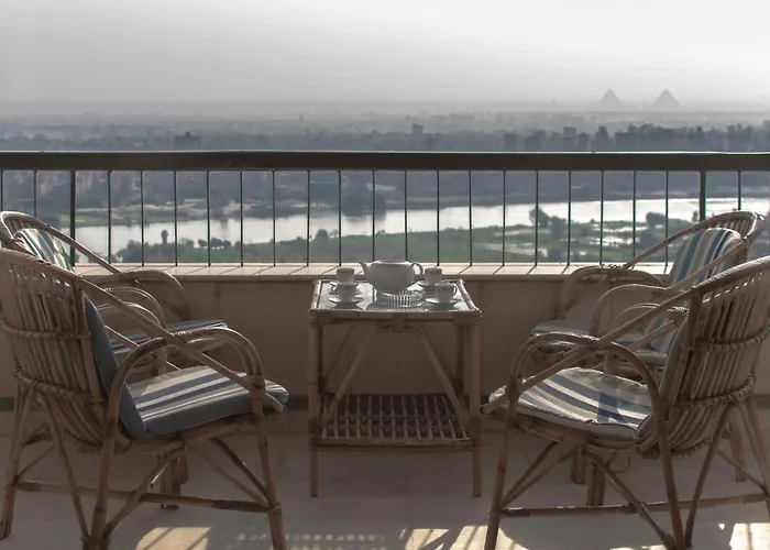 Cairo - Maadi, Pyramids And Nile View Luxury Apartment