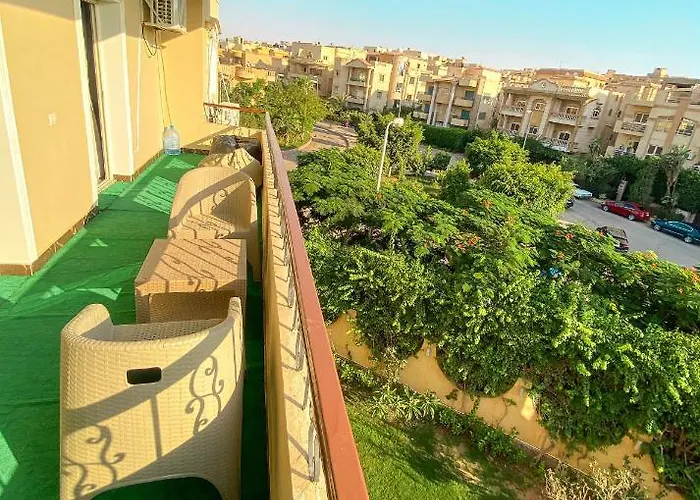 3Bd Apartment In A Family House With Garden View Cairo