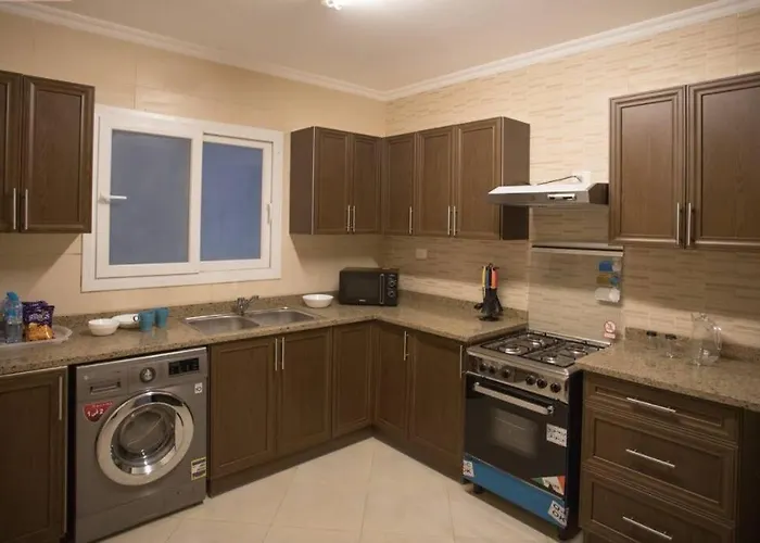 Parkside Boutique 3 Bbr Serviced Apartment - Ocean Blue - Near Airport Cairo