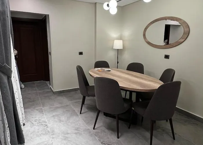 Luxury Apartment El Mohandessen القاهرة