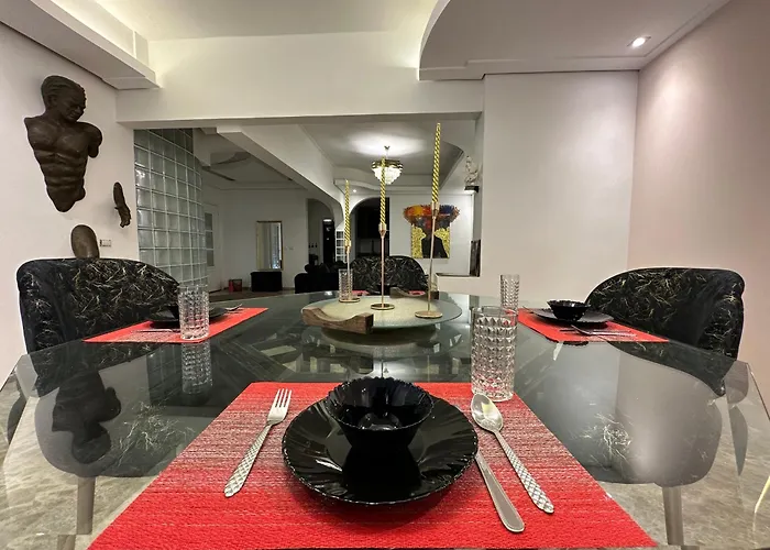 Modern 1-Bedroom Apartment In Heart Of Zamalek Visits Allowed By Apolo القاهرة
