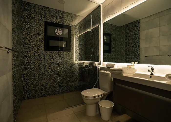 Travelholic New Cairo Residence