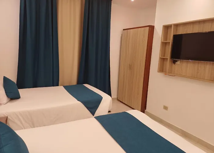 Golden Carven Hotel