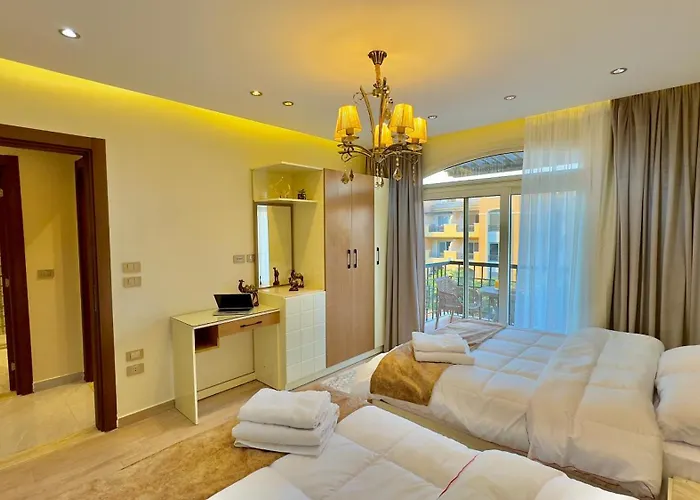 Ultra Luxury 3Br With Pools ,Sports ,Dining In Gated Compound, Close To All Sites