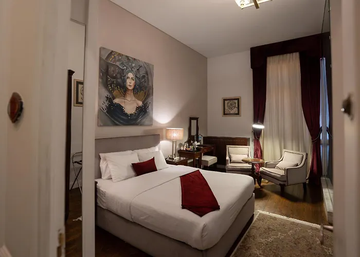 1920S Boutique Hotel And Restaurants